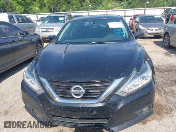 ✅ 2018 Nissan Altima S • VIN: 1N4AL3AP5JC123825 • Lot: 42716683. Wystawiony na IAAI z przebiegiem 170 082 mil. Bezpłatny archiwum sprzedaży aukcyjnych z USA i szczegółowy raport historii pojazdu na DreamBid. Zdjęcie 12.