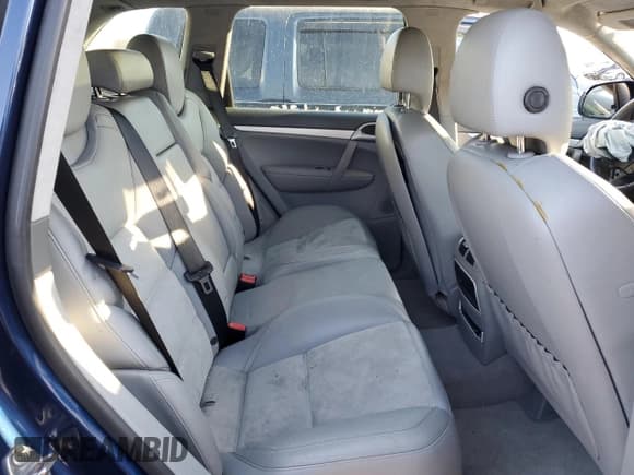 ✅ 2010 Porsche Cayenne GTS • VIN: WP1AD2AP6ALA62078 • Lot: 42240135. Wystawiony na Copart z przebiegiem 127 848 mil. Bezpłatny archiwum sprzedaży aukcyjnych z USA i szczegółowy raport historii pojazdu na DreamBid. Zdjęcie 11.