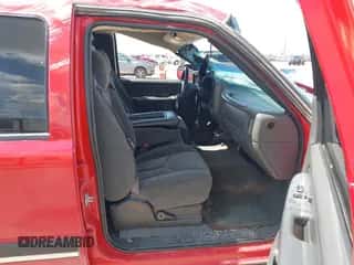 2005 Chevrolet Silverado 1500 LS z VIN 2GCEC13T551361034, wystawiony jako IAAI lot #43238600 z przebiegiem 171 902 mil mil oraz . Historia ofert i sprzedaży dostępna na DreamBid. Obrazek 5.