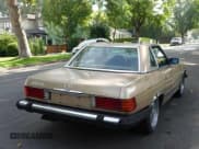 ✅ 1981 Mercedes-Benz 380 SL • VIN: WDBBA45A7BB004793 • Lot: 90682575. Wystawiony na Copart z przebiegiem 106 418 mil. Bezpłatny archiwum sprzedaży aukcyjnych z USA i szczegółowy raport historii pojazdu na DreamBid. Zdjęcie 4.