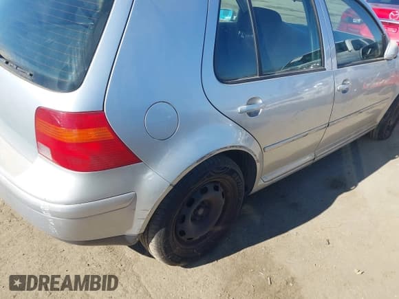 ✅ 2003 Volkswagen Golf GL • VIN: 9BWFK61JX34012903 • Lot: 41733949. Wystawiony na IAAI z przebiegiem 178 500 mil. Bezpłatny archiwum sprzedaży aukcyjnych z USA i szczegółowy raport historii pojazdu na DreamBid. Zdjęcie 6.