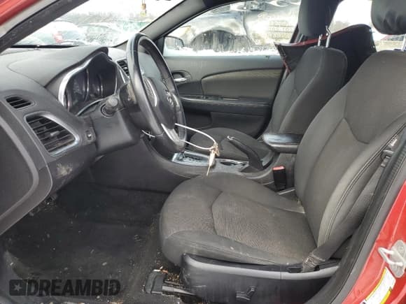 ✅ 2013 Dodge Avenger SXT • VIN: 1C3CDZCB9DN675958 • Lot: 45938825. Wystawiony na Copart z przebiegiem 159 610 mil. Bezpłatny archiwum sprzedaży aukcyjnych z USA i szczegółowy raport historii pojazdu na DreamBid. Zdjęcie 7.