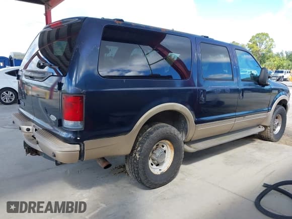 ✅ 2003 Ford Excursion • VIN: 1FMSU45FX3EA35567 • Лот: 43336216. Опубликован ранее на IAAI с пробегом 337 342 миль. Бесплатный доступ к архиву аукционных продаж из США и подробный отчёт об истории автомобиля на DreamBid. Изображение 4.