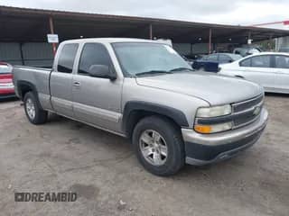 2000 Chevrolet Silverado 1500 z VIN 2GCEC19V8Y1302122, wystawiony jako IAAI lot #41492913 z przebiegiem Nie podano mil oraz . Historia ofert i sprzedaży dostępna na DreamBid. Obrazek 1.