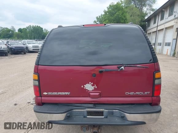 ✅ 2004 Chevrolet Suburban LT • VIN: 1GNFK16ZX4J231897 • Lot: 42406882. Listed on IAAI with 221,177 mi. Free auction sales archive from the USA and detailed vehicle history report at DreamBid. Image 16.