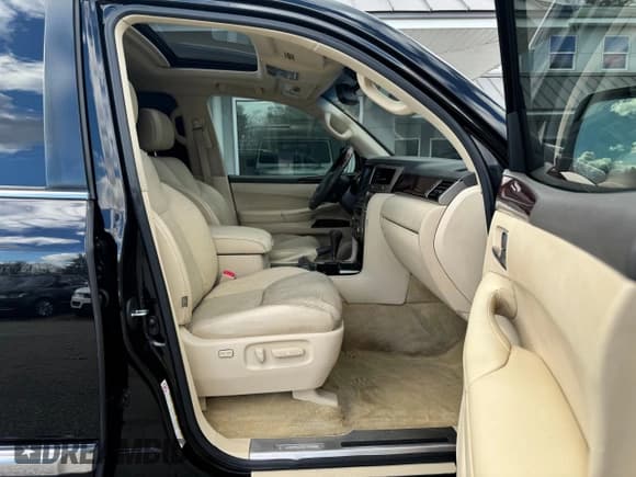 ✅ 2014 Lexus LX 570 • VIN: JTJHY7AX9E4141436 • Lot: 80107734. Listed on Copart with 255,635 mi. Free auction sales archive from the USA and detailed vehicle history report at DreamBid. Image 5.