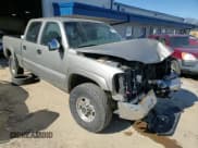 ✅ 2002 GMC Sierra 2500HD SLE • VIN: 1GTHC23G42F130636 • Лот: 47271555. Опубликован ранее на Copart с пробегом 173 243 миль. Бесплатный доступ к архиву аукционных продаж из США и подробный отчёт об истории автомобиля на DreamBid. Изображение 11.