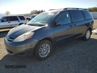 2010 Toyota Sienna XLE с VIN 5TDDK4CC5AS030943, выставлен на аукционе Copart как лот 85371695 с пробегом 113 708 миль миль и Списание • Salvage title. История ставок и продаж доступна на DreamBid. Изображение 1.