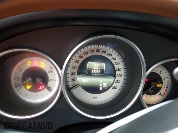 ✅ 2017 Mercedes-Benz CLS 550 • VIN: WDDLJ9BB0HA200935 • Lot: 70811782. Wystawiony na Copart z przebiegiem 37 277 mil. Bezpłatny archiwum sprzedaży aukcyjnych z USA i szczegółowy raport historii pojazdu na DreamBid. Zdjęcie 9.