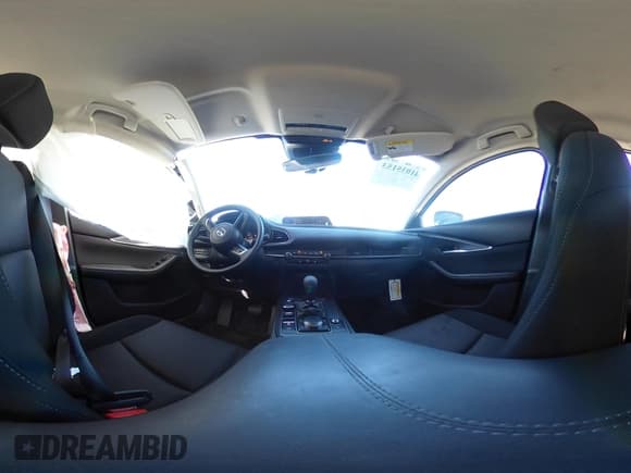 ✅ 2025 Mazda CX-30 S • VIN: 3MVDMBAM1SM762027 • Lot: 41035153. Wystawiony na IAAI z przebiegiem 2 839 mil. Bezpłatny archiwum sprzedaży aukcyjnych z USA i szczegółowy raport historii pojazdu na DreamBid. Zdjęcie 18.