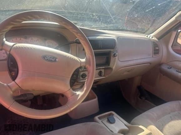 ✅ 2003 Ford Explorer Sport Trac XLS • VIN: 1FMZU67E43UA32975 • Lot: 83975705. Wystawiony na Copart z przebiegiem 212 492 mil. Bezpłatny archiwum sprzedaży aukcyjnych z USA i szczegółowy raport historii pojazdu na DreamBid. Zdjęcie 9.