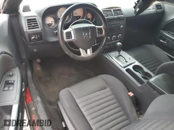 ✅ 2012 Dodge Challenger SXT • VIN: 2C3CDYAG1CH259290 • Lot: 74770014. Wystawiony na Copart z przebiegiem 134 441 mil. Bezpłatny archiwum sprzedaży aukcyjnych z USA i szczegółowy raport historii pojazdu na DreamBid. Zdjęcie 8.