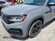 ✅ 2023 Volkswagen Atlas 2.0T SEL R-Line Black • VIN: 1V2SC2CA4PC211886 • Lot: 54224875. Wystawiony na Copart z przebiegiem 23 819 mil. Bezpłatny archiwum sprzedaży aukcyjnych z USA i szczegółowy raport historii pojazdu na DreamBid. Zdjęcie 15.