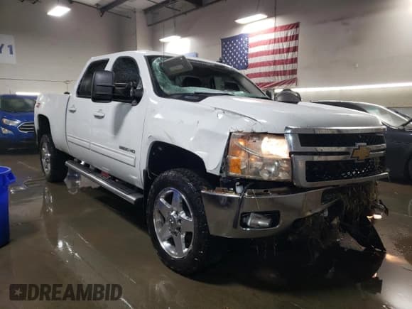 ✅ 2013 Chevrolet Silverado 2500HD LTZ • VIN: 1GC1KYE89DF208618 • Lot: 78528364. Wystawiony na Copart z przebiegiem 138 298 mil. Bezpłatny archiwum sprzedaży aukcyjnych z USA i szczegółowy raport historii pojazdu na DreamBid. Zdjęcie 4.