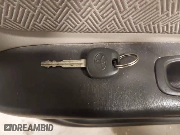 2001 Toyota Highlander с VIN JTEGD21A410017192, выставлен на аукционе IAAI как лот 41346278 с пробегом 279 320 миль миль и . История ставок и продаж доступна на DreamBid. Изображение 11.