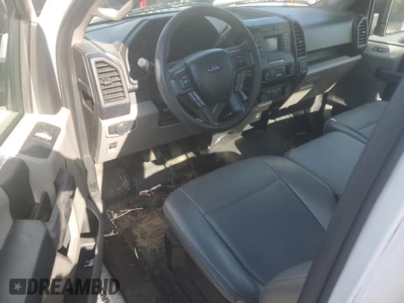 ✅ 2019 Ford F-150 XL • VIN: 1FTMF1CBXKKD94262 • Lot: 58825885. Listed on Copart with 100,504 mi. Free auction sales archive from the USA and detailed vehicle history report at DreamBid. Image 8.