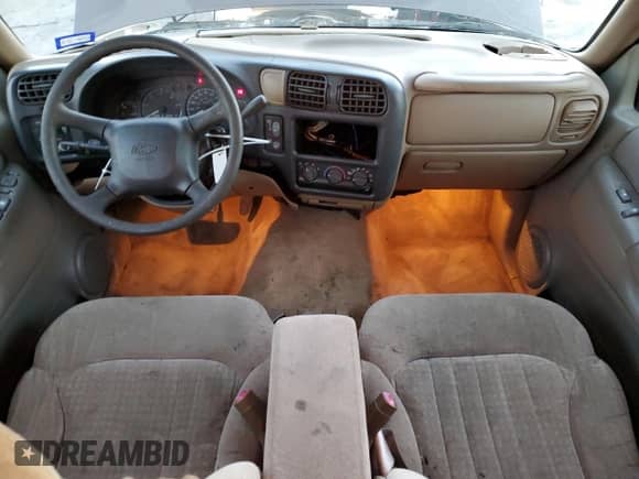 2000 Chevrolet Blazer LS с VIN 1GNCS13W7YK218263, выставлен на аукционе Copart как лот 80774144 с пробегом 76 764 миль миль и Списание • Salvage title. История ставок и продаж доступна на DreamBid. Изображение 8.