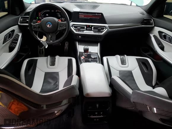 ✅ 2022 BMW M3 Competition xDrive • VIN: WBS43AY01NFN09319 • Lot: 91919445. Wystawiony na Copart z przebiegiem 22 814 mil. Bezpłatny archiwum sprzedaży aukcyjnych z USA i szczegółowy raport historii pojazdu na DreamBid. Zdjęcie 8.