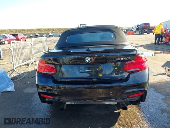 ✅ 2018 BMW 2 Series M240i • VIN: WBA2N1C56JVC27897 • Lot: 41229981. Wystawiony na IAAI z przebiegiem 39 492 mil. Bezpłatny archiwum sprzedaży aukcyjnych z USA i szczegółowy raport historii pojazdu na DreamBid. Zdjęcie 17.