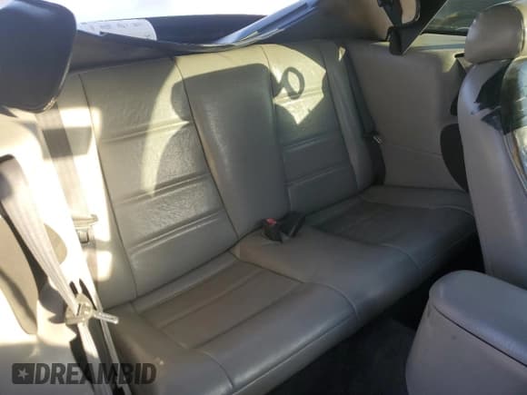 ✅ 2001 Ford Mustang Deluxe • VIN: 1FAFP44431F130921 • Lot: 91164215. Listed on Copart with 105,073 mi. Free auction sales archive from the USA and detailed vehicle history report at DreamBid. Image 10.