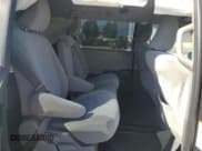 ✅ 2020 Toyota Sienna LE • VIN: 5TDKZ3DC6LS065280 • Лот: 90707345. Опубликован ранее на Copart с пробегом 97 157 миль. Бесплатный доступ к архиву аукционных продаж из США и подробный отчёт об истории автомобиля на DreamBid. Изображение 11.