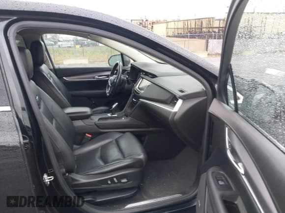 ✅ 2017 Cadillac XT5 Luxury FWD • VIN: 1GYKNBRS0HZ288095 • Lot: 43510315. Listed on IAAI with 181,692 mi. Free auction sales archive from the USA and detailed vehicle history report at DreamBid. Image 5.