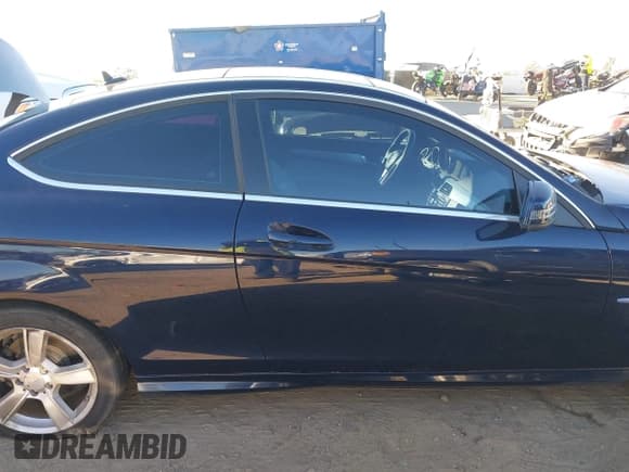 ✅ 2012 Mercedes-Benz C 250 • VIN: WDDGJ4HB4CF799037 • Лот: 43852759. Опубликован ранее на IAAI с пробегом 131 728 миль. Бесплатный доступ к архиву аукционных продаж из США и подробный отчёт об истории автомобиля на DreamBid. Изображение 14.