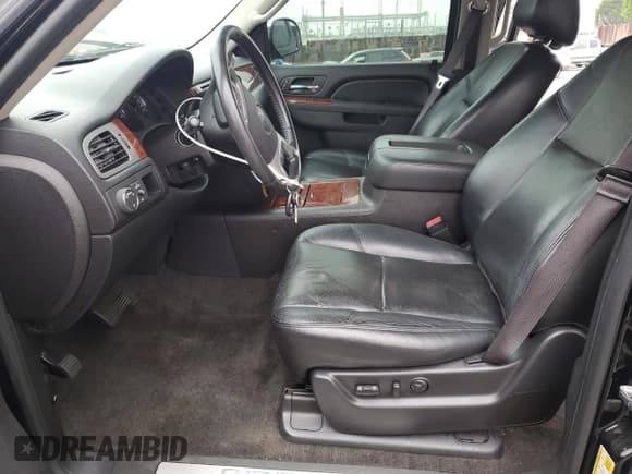 ✅ 2014 Chevrolet Tahoe LTZ • VIN: 1GNSCCE08ER156386 • Lot: 60736625. Listed on Copart with 207,510 mi. Free auction sales archive from the USA and detailed vehicle history report at DreamBid. Image 7.