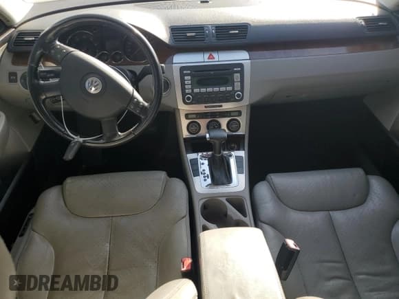 ✅ 2007 Volkswagen Passat 2.0T • VIN: WVWTK73CX7E034983 • Лот: 78661794. Опубликован ранее на Copart с пробегом 177 776 миль. Бесплатный доступ к архиву аукционных продаж из США и подробный отчёт об истории автомобиля на DreamBid. Изображение 8.