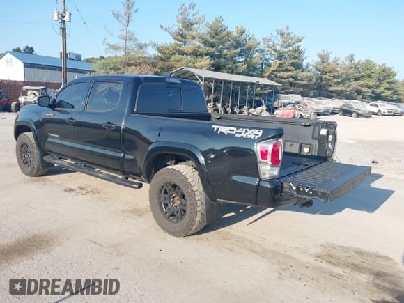✅ 2021 Toyota Tacoma SR5 • VIN: 3TMDZ5BN9MM107354 • Lot: 43261790. Wystawiony na IAAI z przebiegiem 53 258 mil. Bezpłatny archiwum sprzedaży aukcyjnych z USA i szczegółowy raport historii pojazdu na DreamBid. Zdjęcie 3.