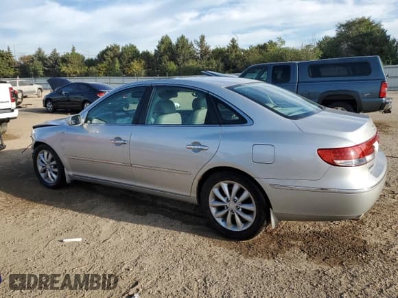✅ 2006 Hyundai Azera SE • VIN: KMHFC46F86A083308 • Lot: 84733895. Listed on Copart with 118,913 mi. Free auction sales archive from the USA and detailed vehicle history report at DreamBid. Image 2.