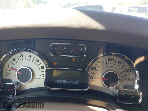 ✅ 2007 Ford Expedition XLT • VIN: 1FMFU15527LA34261 • Lot: 43204652. Wystawiony na IAAI z przebiegiem 225 327 mil. Bezpłatny archiwum sprzedaży aukcyjnych z USA i szczegółowy raport historii pojazdu na DreamBid. Zdjęcie 7.