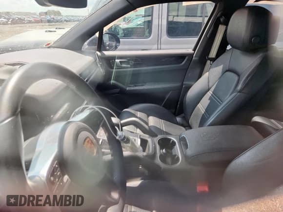 ✅ 2023 Porsche Cayenne S • VIN: WP1AB2AY6PDA14842 • Lot: 85879095. Wystawiony na Copart z przebiegiem Nie podano. Bezpłatny archiwum sprzedaży aukcyjnych z USA i szczegółowy raport historii pojazdu na DreamBid. Zdjęcie 7.