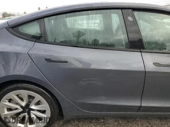 ✅ 2023 Tesla Model 3 • VIN: 5YJ3E1EA5PF450177 • Lot: 93852885. Wystawiony na Copart z przebiegiem Nie podano. Bezpłatny archiwum sprzedaży aukcyjnych z USA i szczegółowy raport historii pojazdu na DreamBid. Zdjęcie 10.