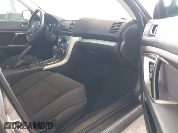 ✅ 2008 Subaru Outback i • VIN: 4S4BP61C887346747 • Lot: 43140102. Listed on IAAI with 164,988 mi. Free auction sales archive from the USA and detailed vehicle history report at DreamBid. Image 5.