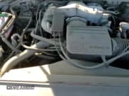 ✅ 2001 Lincoln Navigator • VIN: 5LMFU28R51LJ29728 • Лот: 87147514. Опубликован ранее на Copart с пробегом 175 837 миль. Бесплатный доступ к архиву аукционных продаж из США и подробный отчёт об истории автомобиля на DreamBid. Изображение 14.