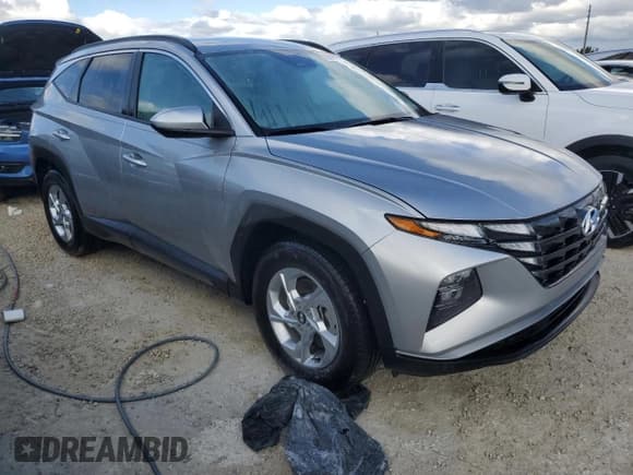 ✅ 2024 Hyundai Tucson SEL • VIN: 5NMJB3DE8RH404781 • Lot: 75848254. Wystawiony na Copart z przebiegiem 874 mil. Bezpłatny archiwum sprzedaży aukcyjnych z USA i szczegółowy raport historii pojazdu na DreamBid. Zdjęcie 4.