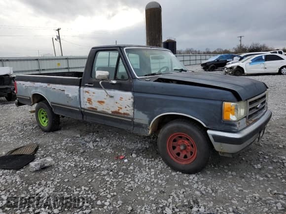 ✅ 1989 Ford F-150 • VIN: 1FTDF15Y5KNB19897 • Lot: 44824575. Wystawiony na Copart z przebiegiem 89 595 mil. Bezpłatny archiwum sprzedaży aukcyjnych z USA i szczegółowy raport historii pojazdu na DreamBid. Zdjęcie 4.