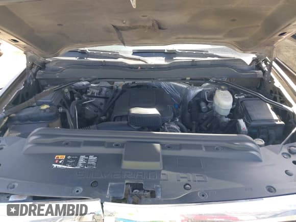 ✅ 2015 Chevrolet Silverado 2500HD LT • VIN: 1GC1KVEG5FF557414 • Lot: 41735823. Wystawiony na IAAI z przebiegiem 271 919 mil. Bezpłatny archiwum sprzedaży aukcyjnych z USA i szczegółowy raport historii pojazdu na DreamBid. Zdjęcie 10.