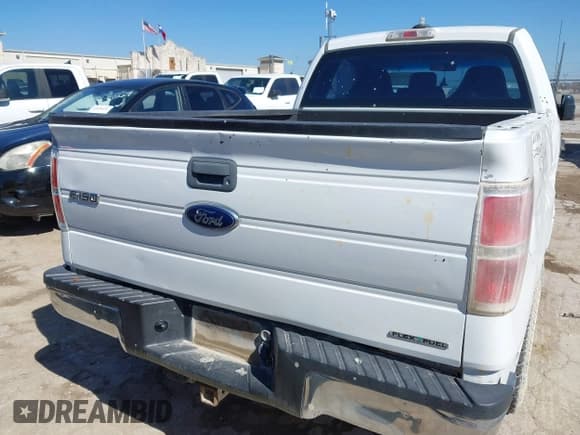 ✅ 2013 Ford F-150 XL • VIN: 1FTMF1CF2DFD04424 • Лот: 41633224. Опубликован ранее на IAAI с пробегом 85 810 миль. Бесплатный доступ к архиву аукционных продаж из США и подробный отчёт об истории автомобиля на DreamBid. Изображение 16.