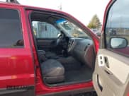 ✅ 2006 Ford Escape XLT • VIN: 1FMYU93136KC49627 • Lot: 43874090. Listed on IAAI with 204,566 mi. Free auction sales archive from the USA and detailed vehicle history report at DreamBid. Image 5.