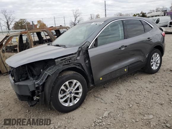 ✅ 2021 Ford Escape SE • VIN: 1FMCU9G61MUA46527 • Lot: 90994685. Listed on Copart with 47,867 mi. Free auction sales archive from the USA and detailed vehicle history report at DreamBid. Image 1.