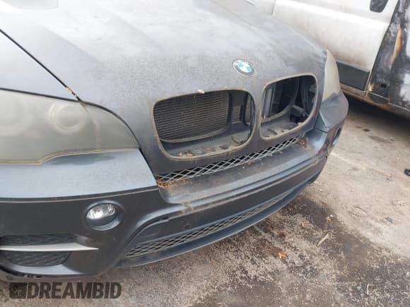 ✅ 2011 BMW X5 35i • VIN: 5UXZV4C58BL410469 • Lot: 43865678. Wystawiony na IAAI z przebiegiem 110 498 mil. Bezpłatny archiwum sprzedaży aukcyjnych z USA i szczegółowy raport historii pojazdu na DreamBid. Zdjęcie 6.