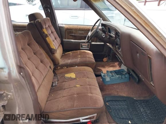✅ 1984 Oldsmobile Delta • VIN: 1G3AY69Y0EX383932 • Lot: 42109080. Listed on IAAI with 129,332 mi. Free auction sales archive from the USA and detailed vehicle history report at DreamBid. Image 5.