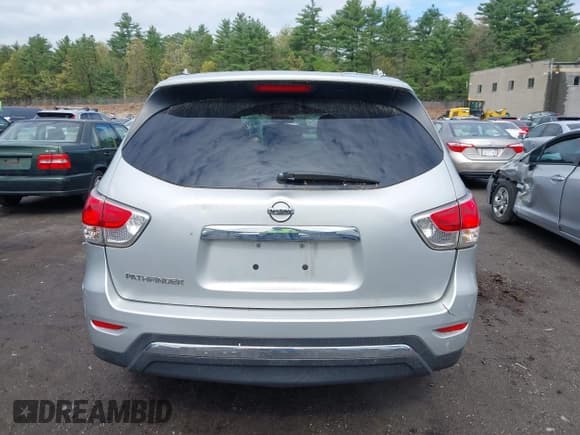 ✅ 2016 Nissan Pathfinder Platinum • VIN: 5N1AR2MN2GC612023 • Lot: 42205715. Listed on IAAI with 121,686 mi. Free auction sales archive from the USA and detailed vehicle history report at DreamBid. Image 16.