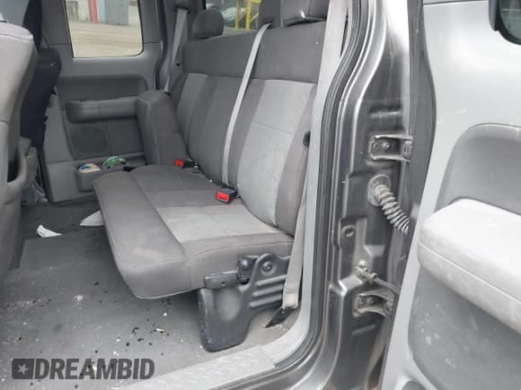 ✅ 2006 Ford F-150 XL • VIN: 1FTPX12VX6NB70869 • Lot: 42796867. Listed on IAAI with 188,946 mi. Free auction sales archive from the USA and detailed vehicle history report at DreamBid. Image 8.