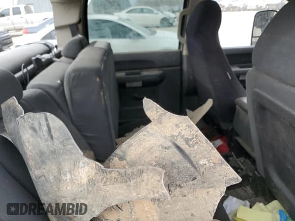 ✅ 2008 Chevrolet Silverado 2500HD Work Truck • VIN: 1GCHK23K88F151022 • Lot: 47746945. Wystawiony na Copart z przebiegiem 347 668 mil. Bezpłatny archiwum sprzedaży aukcyjnych z USA i szczegółowy raport historii pojazdu na DreamBid. Zdjęcie 10.