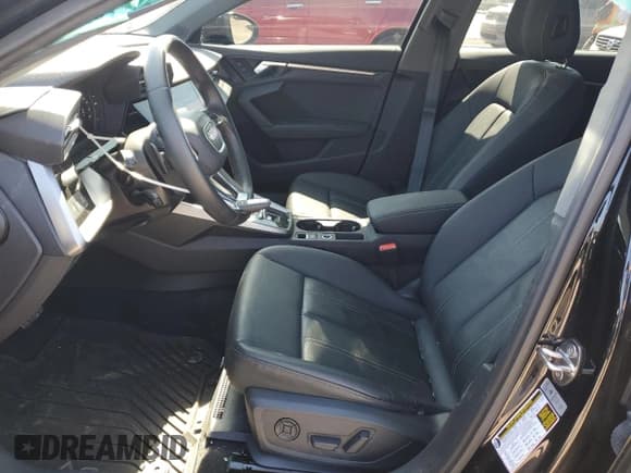 ✅ 2023 Audi A3 Premium Plus • VIN: WAUHUDGYXPA082671 • Лот: 53535745. Опубликован ранее на Copart с пробегом 24 818 миль. Бесплатный доступ к архиву аукционных продаж из США и подробный отчёт об истории автомобиля на DreamBid. Изображение 7.