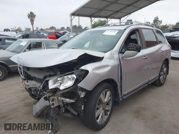 ✅ 2015 Nissan Pathfinder S • VIN: 5N1AR2MN3FC702800 • Lot: 42753958. Listed on IAAI with 141,571 mi. Free auction sales archive from the USA and detailed vehicle history report at DreamBid. Image 2.
