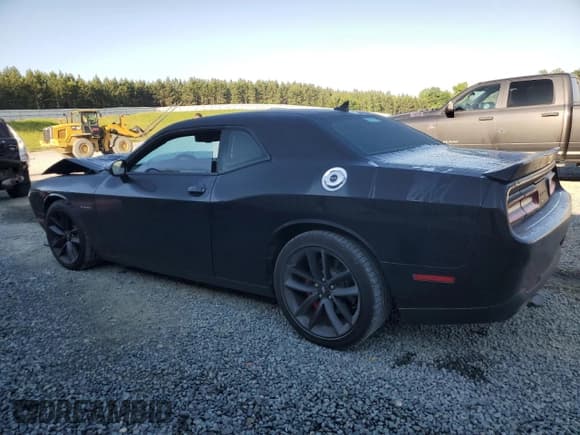 ✅ 2021 Dodge Challenger R/T • VIN: 2C3CDZBT1MH594116 • Lot: 55553784. Wystawiony na Copart z przebiegiem 57 559 mil. Bezpłatny archiwum sprzedaży aukcyjnych z USA i szczegółowy raport historii pojazdu na DreamBid. Zdjęcie 2.